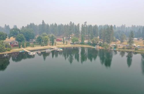 Medical Lake Apartment | Ruby's Lakefront Lower Penthouse