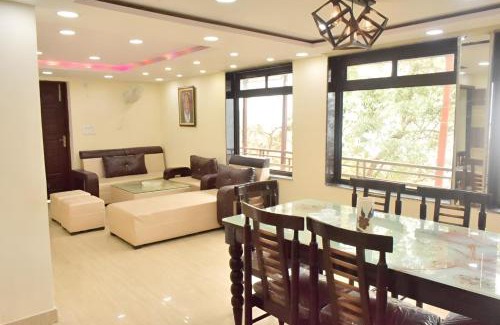 The Mall Road Villa | Rudhraksh Villa 4BR- Perfect Vacay Villa