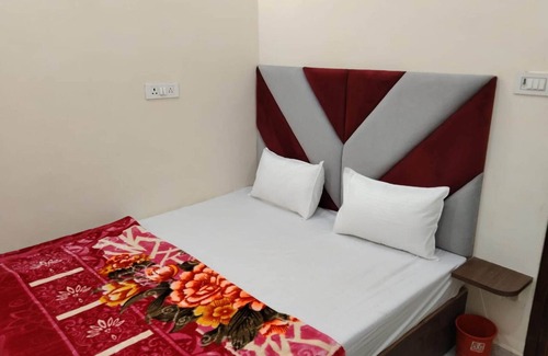 Varanasi House | RUDRAKSHA PAYING GUEST HOUSE
