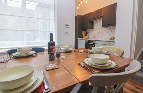 Leek Cottage | RUDYARD HOUSE, pet friendly, character holiday cottage in Leek