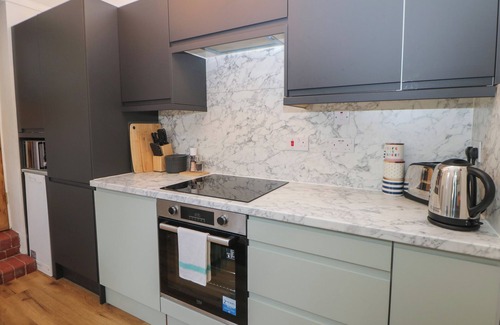 Leek Cottage | RUDYARD HOUSE, pet friendly, character holiday cottage in Leek