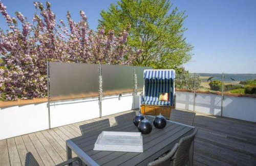 Zudar Apartment | Ruegenbrise-mit-Seeblick-Fewo-OG