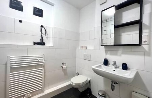 Suedviertel Apartment | Ruhig & Zentral 2 Kingsize Betten Wi-fi