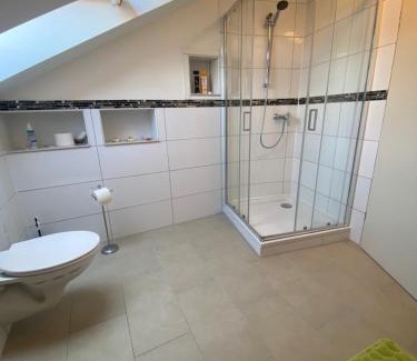 Neumuenster Apartment | Ruhige Unterkünfte nahe Einfelder See, perfekt für Erholung und Arbeit