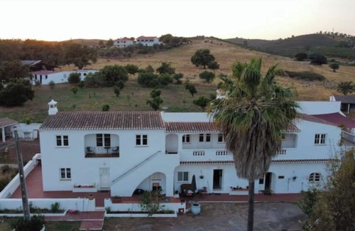 Bensafrim Apartment | Ruhiges Traditionelles Portugiesisches Anwesen nur 10 min von Lagos und Strand