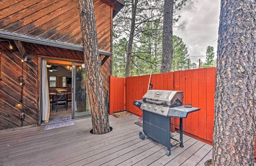 Ruidoso Cottage | Ruidoso Cabin w/Deck & Grill - Walk to Town!