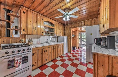 Ruidoso House | Ruidoso Cabin with Grill - Near Grindstone Lake!