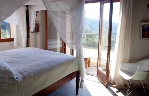 Dolceacqua Villa | Ruime villa met prachtig uitzicht en zwembad