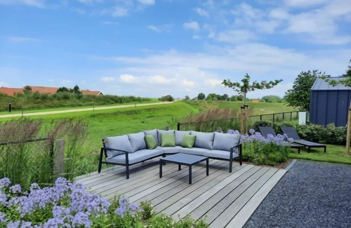 Wemeldinge House | Ruisweg 83 by Interhome