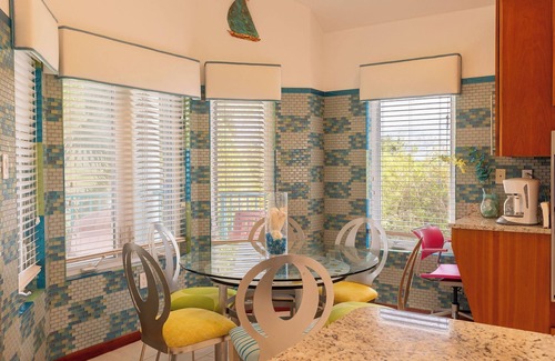 Brinkleys House | Rum& Little Barron Villa: Your North Side Haven-Beach, Ocean, Garden Views!