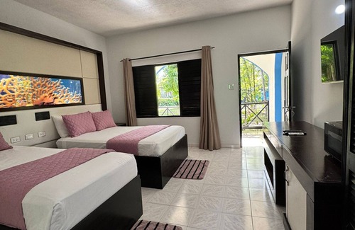 Negril Resort | Rum Runners Resort
