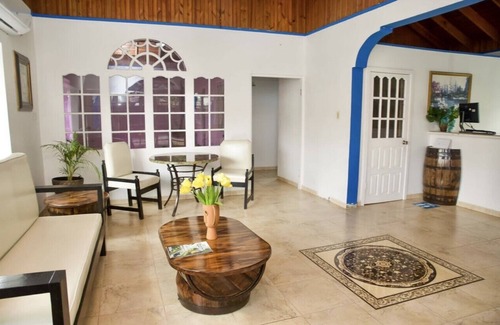 Negril Resort | Rum Runners Resort