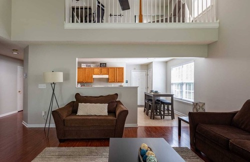 Church Street House | "Run Way Chic" Atlanta Business/Vacation home rental