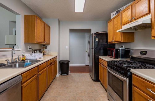 Church Street House | "Run Way Chic" Atlanta Business/Vacation home rental