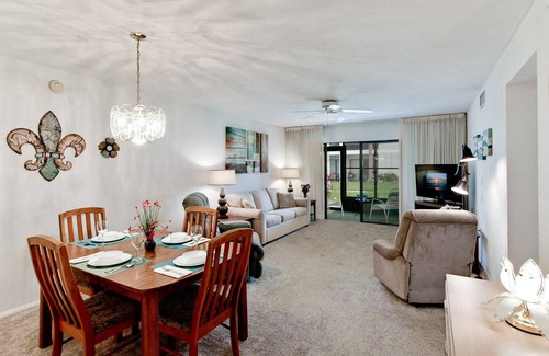 Bradenton Beach Hotel | Runaway Bay Resort by BBG
