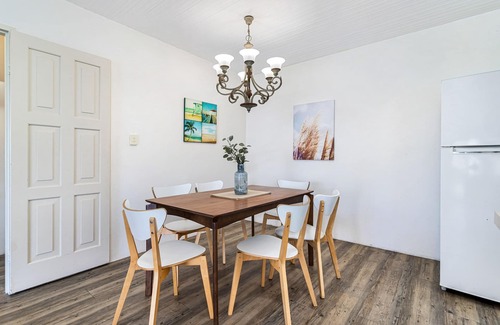 Runaway Bay Apartment | Runaway Bay Waterfront Delight