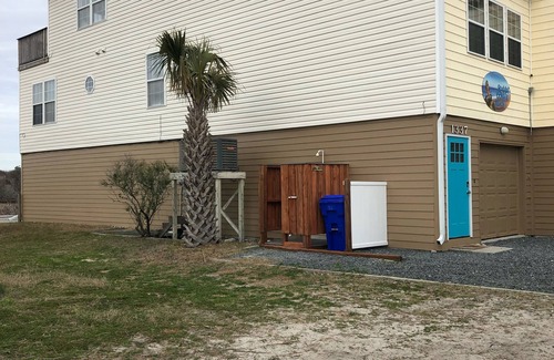 Sneads Ferry House | Runnin' Down A Beach - Updated 3 bedroom home with Ocean views and Bay access ⛱