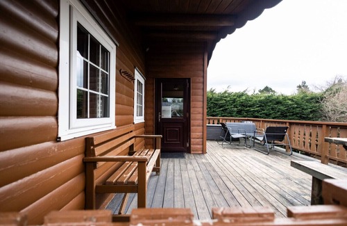 Bronaber Cabin | Rural 3 Bed Log Cabin Getaway