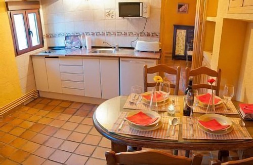 Puebla de la Sierra Cottage | Rural apartment El Yayo de la Puebla for 2 people