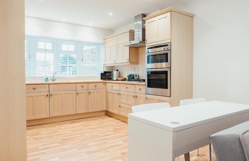 Knowle Sands House | Rural Country Suites- Knowle - (Urban City Suites)