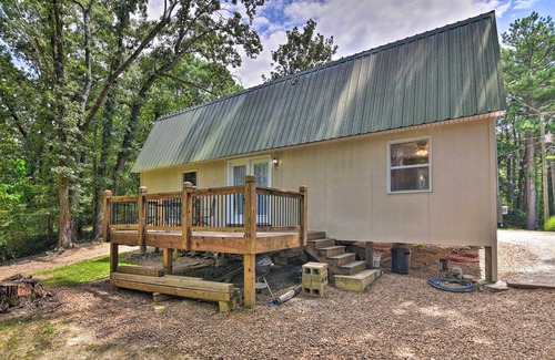 Sardis Cabin | Rural Escape by Sardis Lake: 25 Mi to Oxford!