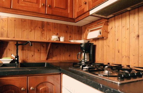 Puebla del Caraminal House | Rural farmhouse in the spring