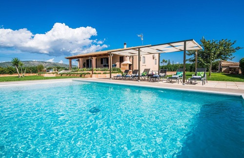 Sa Pobla Villa | Rural finca Villa del Nord with pool in Mallorca