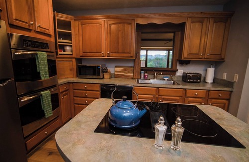 Bentonville House | Rural Hillside Retreat/Charming 3 Bedroom with Hot Tub and Mountain Views