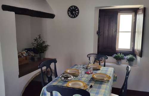 Vila Nogueira de Azeitao Cottage | Rural house, comfortably equipped, green mountains, sandy beaches,