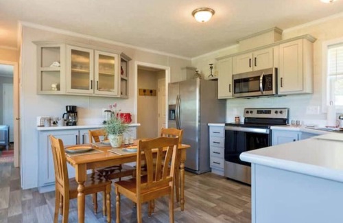 Necedah House | Rural Home on Farm, Firepit, 40 min to Dells