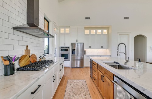 Myra House | Rural Home w/Hot Tub < 7 Mi to Winery & Golfing