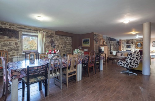 A Lama House | Rural House 'Chan Da Ra' with Mountain Views, Private Pool and Private Terrace