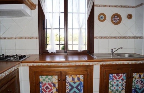 El Gastor Cottage | Rural house el recess, has a large area, with games for the little ones