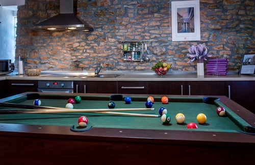 Promina Ski Chalet | Rural House Gluić - three bedroom house with a swimming pool