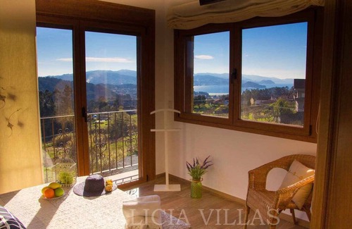 Poio House | Rural house with pool and incredible views of the Ria de Pontevedra