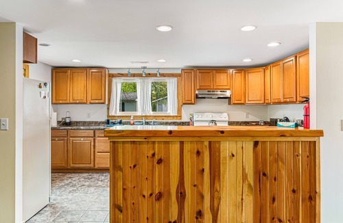 Mather House | Rural retreat near Necedah National Wildlife Refuge with deck, firepit, & grill
