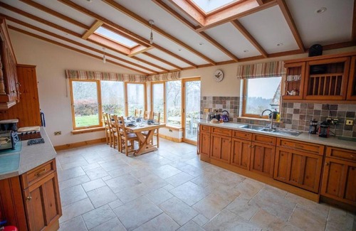 Aberfeldy Cottage | Rural retreat with 3 double bedrooms. Access via 1 mile of bumpy farm track.