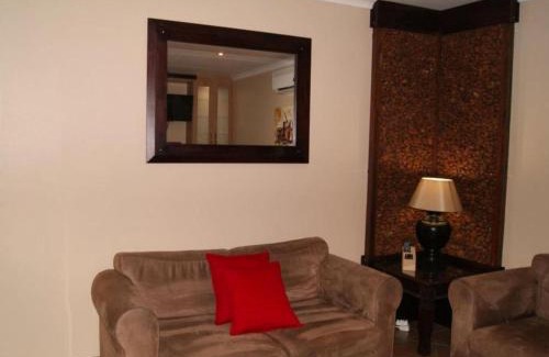 Langenhoven Park Apartment | Ruresta Guesthouse