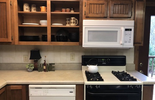 Hayesville Cabin | Rushing Waters Cabin - Feet from rushing creek. Book Summer now.
