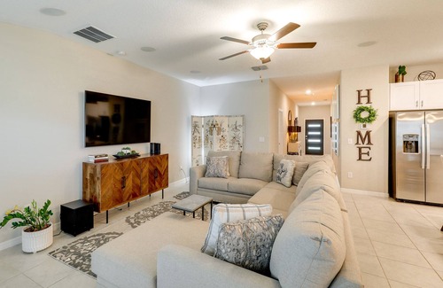 Ruskin House | Ruskin Vacation Rental w/Screened-In Porch!