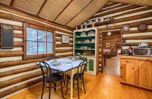 South Bloomingville Cabin | Russell Cabin in Hocking Hills