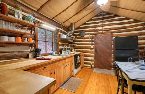 South Bloomingville Cabin | Russell Cabin in Hocking Hills