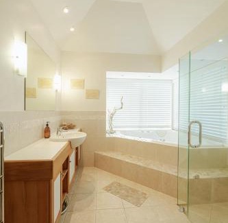 Russell House | Russell Wharf House - Strand Apartment