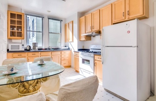 Russian Hill Apartment | Russian Hill Upscale & Quiet Furnished 3BR APT