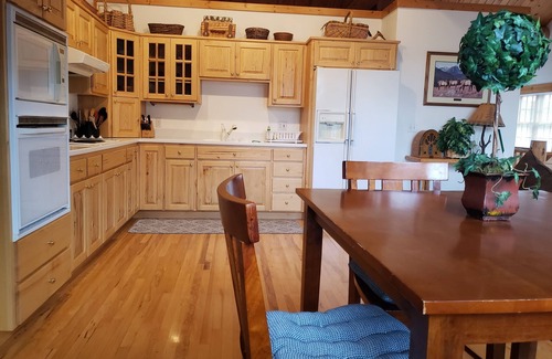 West Glacier Ski Chalet | Rustic 1 bedroom, 1 bath, 2 minutes from the West Glacier Park