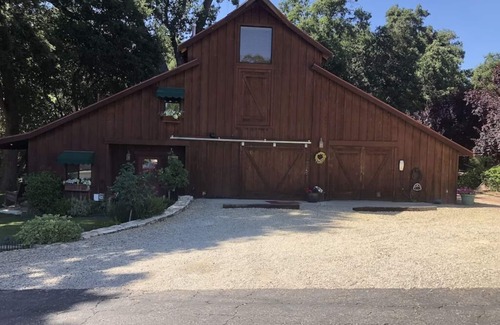 Paso Robles House | Rustic 1BD Retreat on Vineyard Drive, Wine Country Views & Privacy