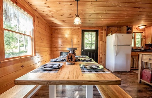 Canaan Cabin | Rustic 3BR Cabin OFF-GRID Cabin