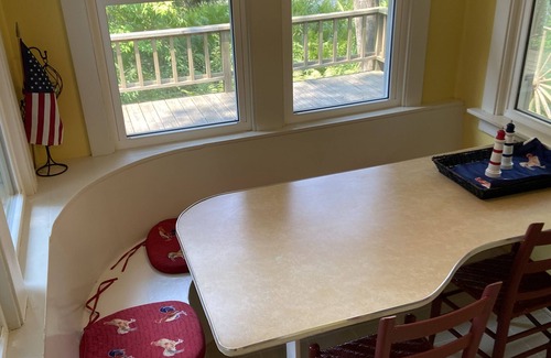 Oostburg Cottage | Rustic 3BR cottage on beach, 40 min from downtown Milwaukee.