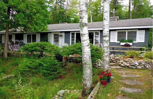 Menonaqua Beach Cottage | Rustic 5-bedroom cottage with private beach near Harbor Springs