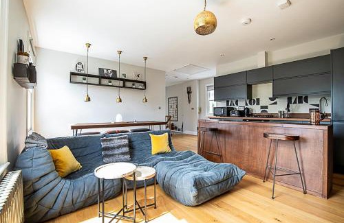 Brixton Hill Apartment | Rustic and Contemporary Haven in Brixton